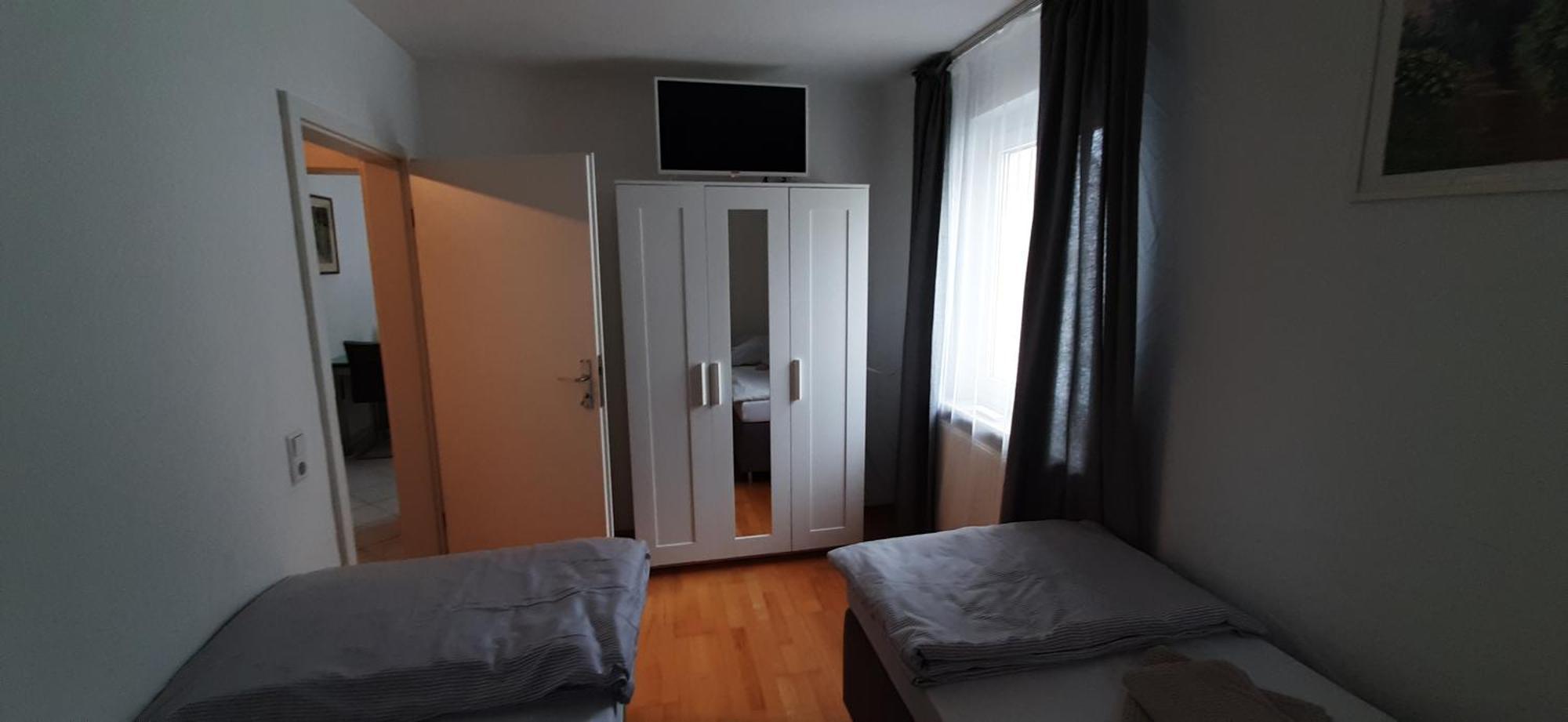 Fewo Reutlingen Heinestrasse Номер фото